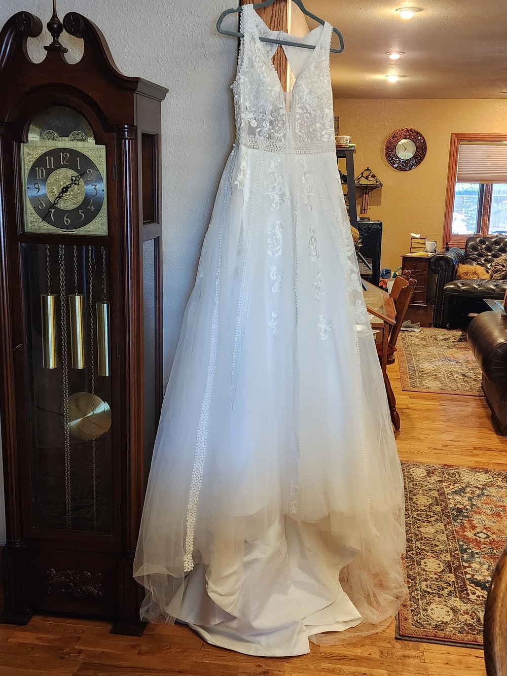 Elegant White Lace A-Line Wedding Dress with V-Neck